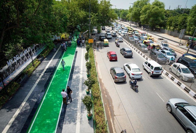 तीस करोड़ में बनेंगी विश्वस्तरीय सड़कें, दिल्ली सरकार ने दी योजना को मंजूरी